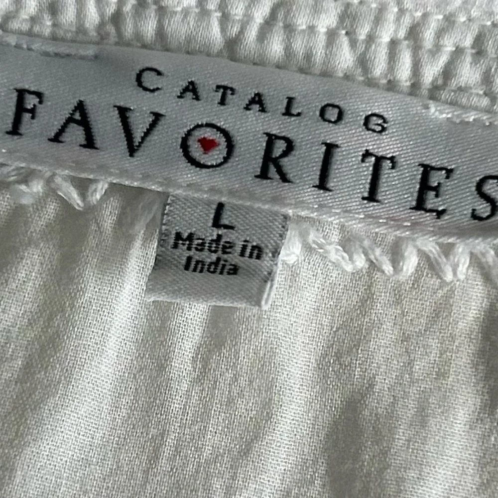 Catalog Favorites white v neck embroidered shirt, women’s large. 100% cotton. - Picture 6 of 9